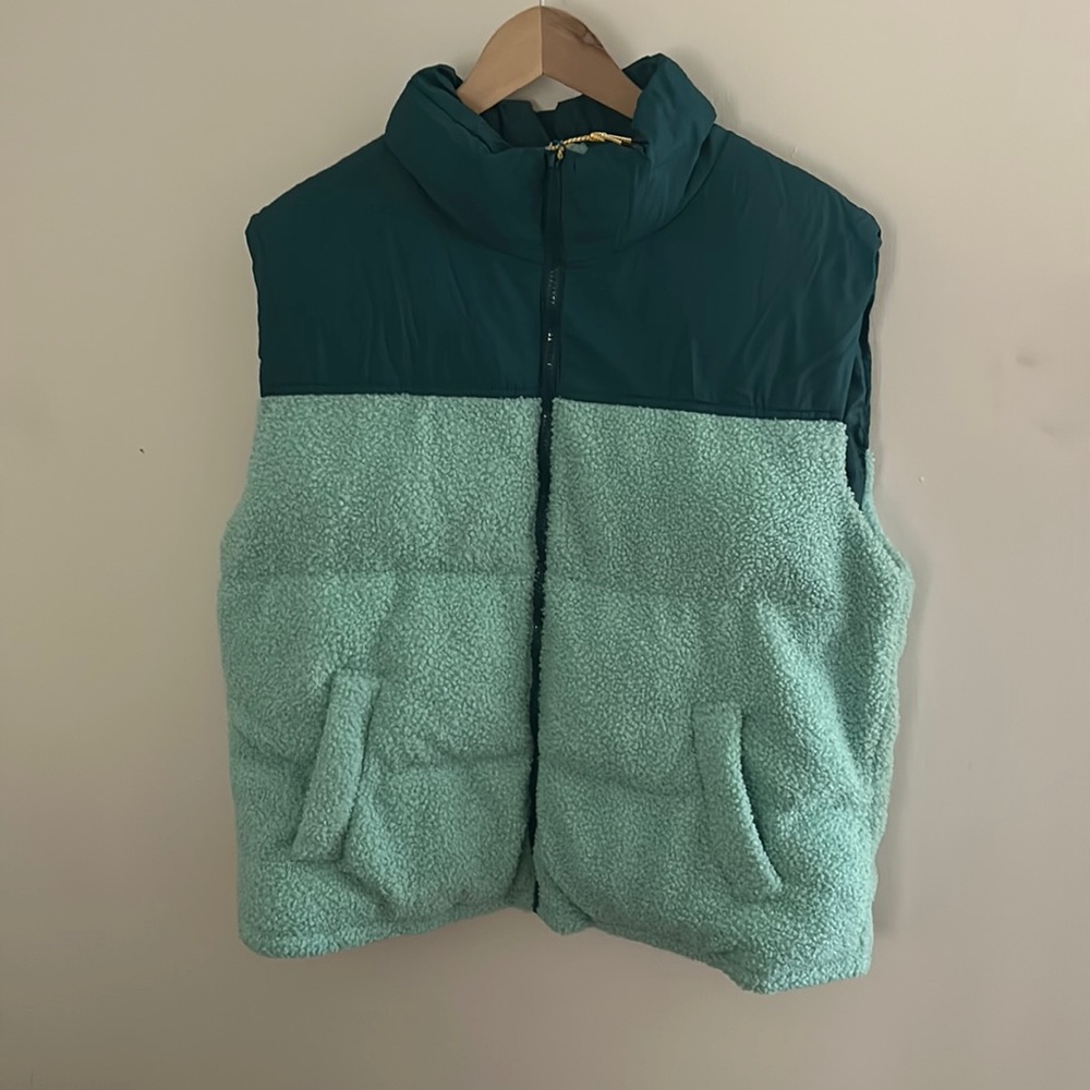 Teal oversized puffer vest jacket